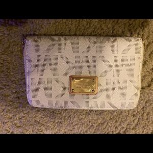Michael kors wallet
